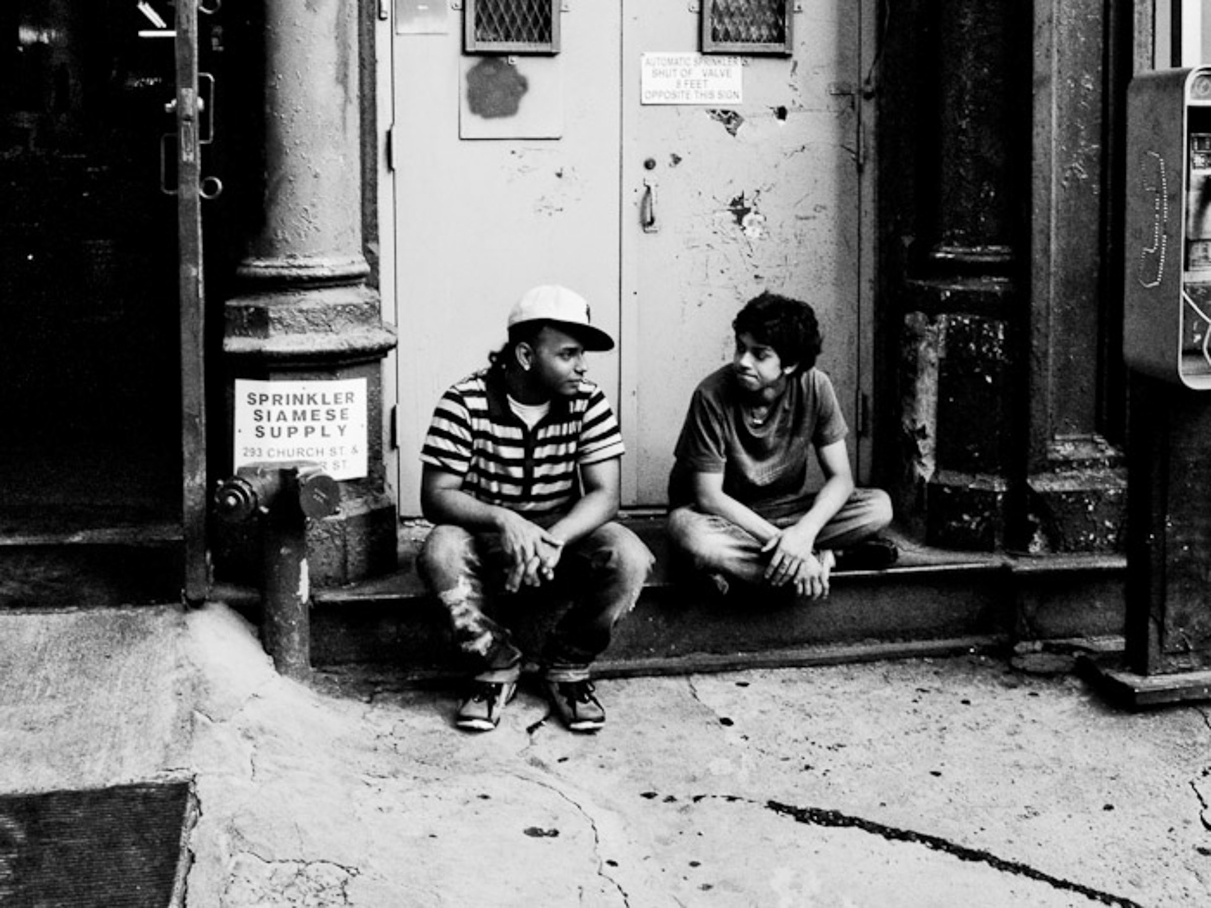 299214 3997819 new york city interactions friends 2